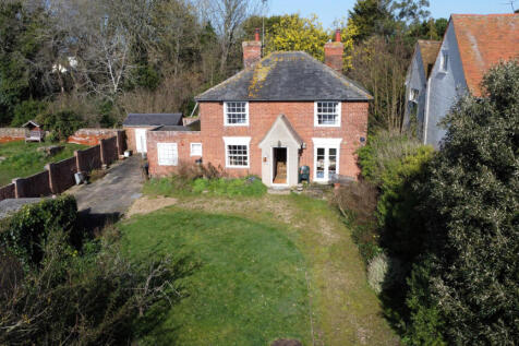 4 Bedroom Cottage for Sale