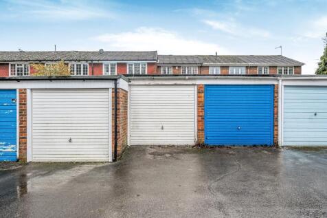 Garage In Block