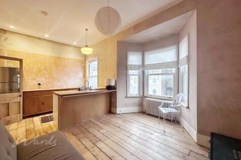 Ath moiz FF loung...