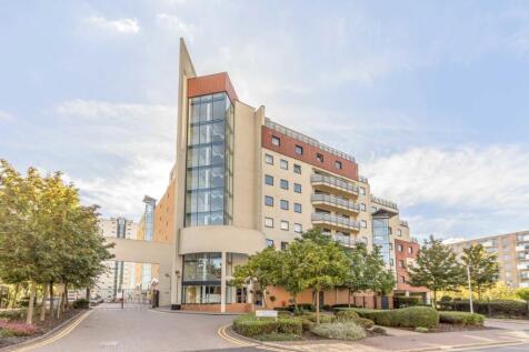 Studio flat on Wards Wharf Approach, Pontoon Docks, £1,600/mo