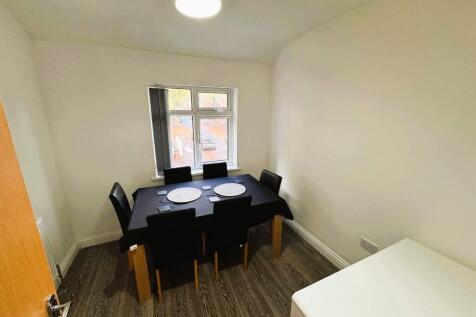 Rolleston Drive, Nottingham, Nottinghamshire, NG7 photo 4