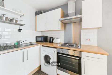 Kitchen &amp; Living area