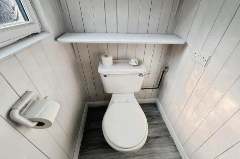 b691b0a0-WhatsApp...