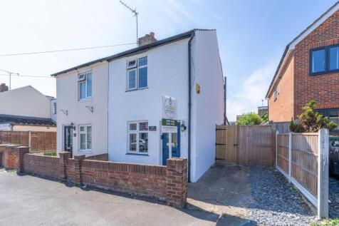 Sunbury-on-thames, TW16 - property photo