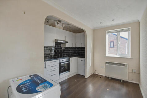75 Godwin Close, Sewardstone Road, Chingford, London E4 7RQ