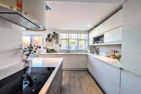 kitchen 1.jpg