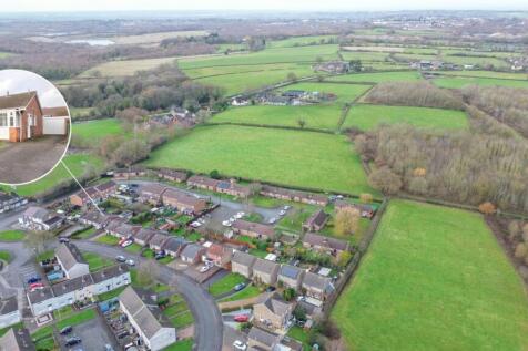 8 Ashfield Drive (2).jpg