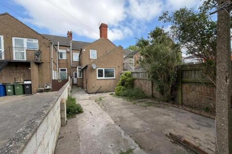 1 bed house for rent in Corporation Road, Grimsby