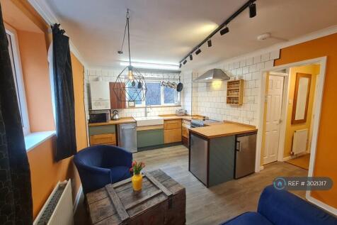 Kitchen / Living Area