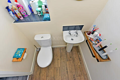 Cloakroom/WC