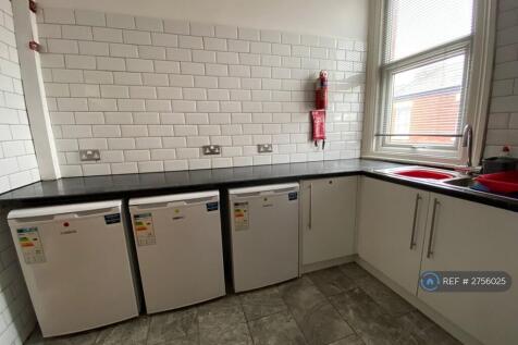 Middle Floor Kitchen 