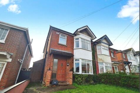 4 Bedroom Semi-Detached in SO17 3TL