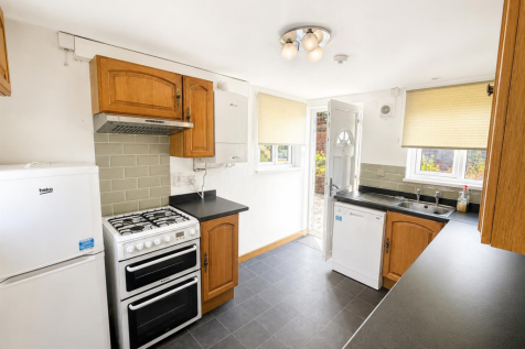Kitchen (1/3)