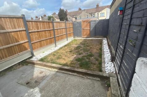 Dover Road East, Gravesend, Kent photo 4