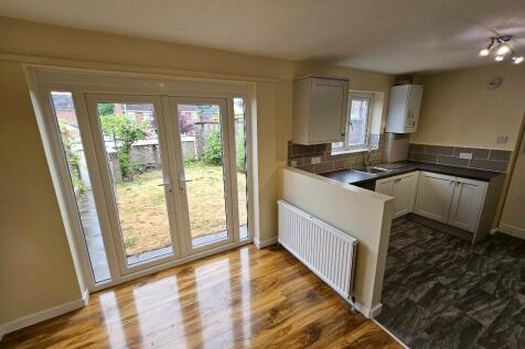 Didsbury Road, Stockport, Greater Manchester, SK4 photo 4