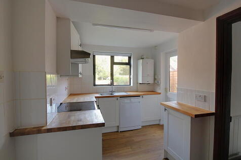 Martineau Cottage, Warbrook Lane, Eversley, Hampshire photo 3
