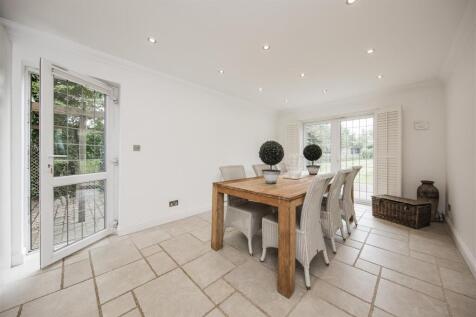 Connected Dining Room