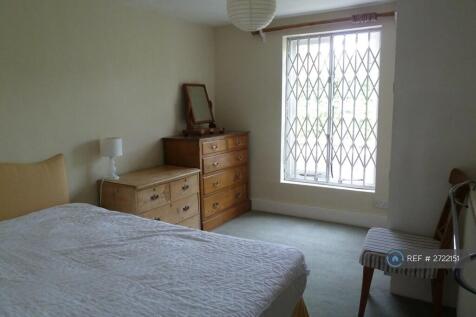 Main Bedroom Onto Flat Roof Not Demise Of Flat
