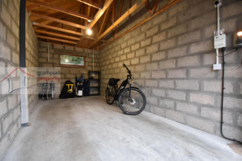 garage .JPG