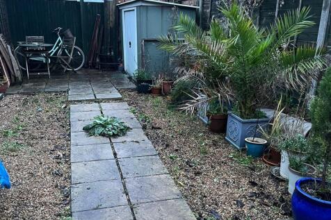 SHARED REAR GARDEN