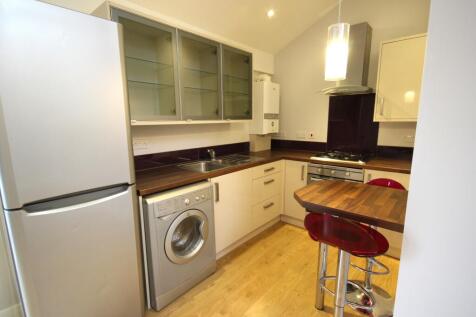 Crown Yard, Billericay photo 3