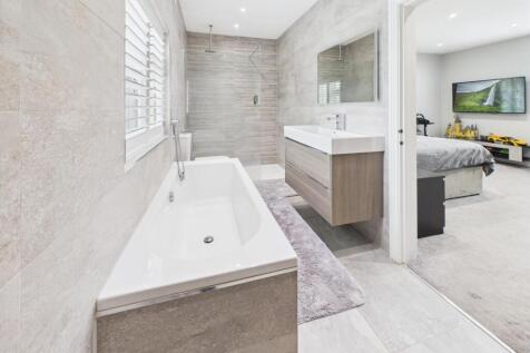 Bedroom 2 Ensuite Bathroom