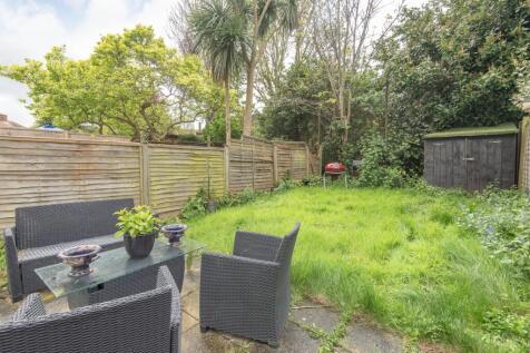 Greenstead Gardens London SW15 photo 4