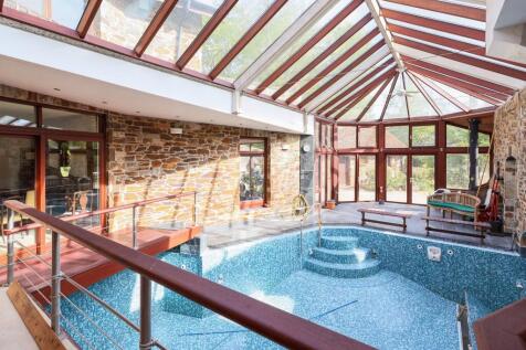 Swimming pool rm