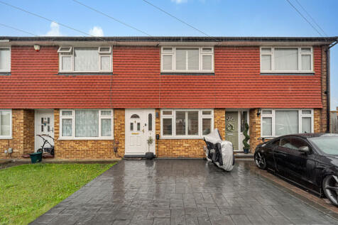 Ashford, TW15 - property photo