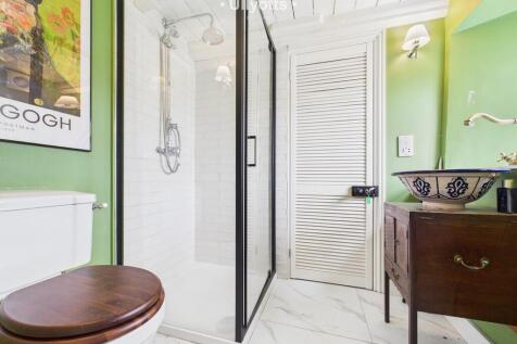 Ground Floor Show...