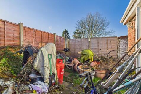 CAM03729G0-PR0214-STILL016