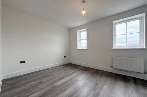 Acer Drive, Tewkesbury photo 5