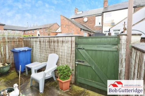 ENCLOSED REAR YARD