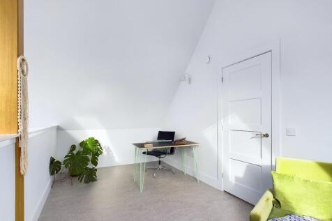 CAM03185G0-PR0082-STILL027