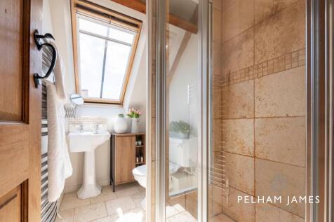 Principal En Suite, The Old Byre, Whissendine