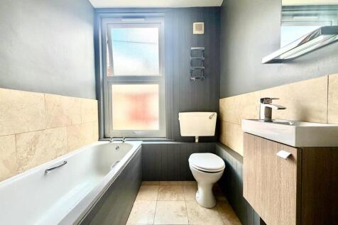 Bathroom / WC: