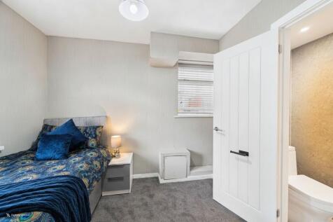 Room 1 with ensuite