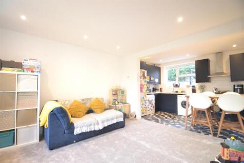 Bletchingley Close.JPG