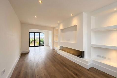 Sunningdale Drive, Salford, M6 photo 3