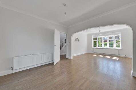 Highlands Road, Barnet, Greater London, EN5 photo 3