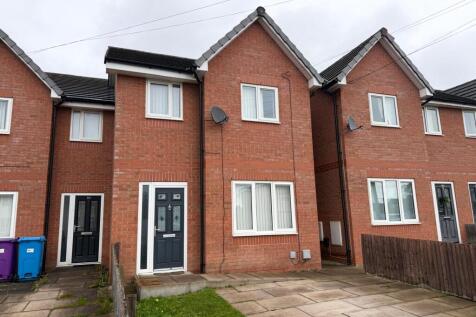 3-bed semi-detached on Barons Hey, Liverpool, Merseyside, L28, £950/mo