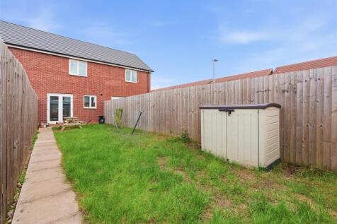 23 Crown farm Close (7 of 23).jpg