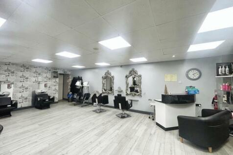 Retail Property (high street) to rent Image 9
