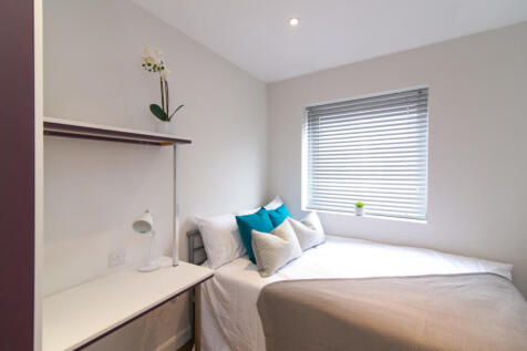 7 Queen Anne bedroom 5