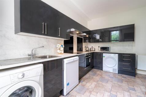 New Kitchen 1.jpg