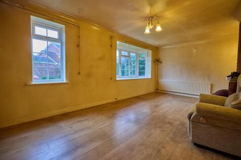 Lounge to front