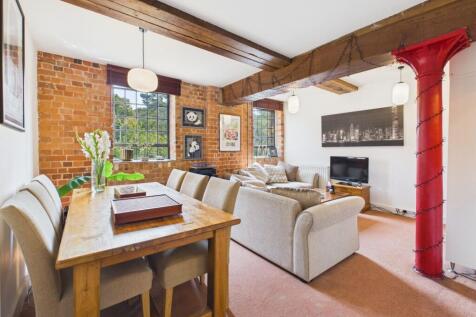 Sitting/Dining Room