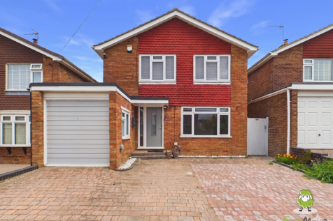 EweMove Estate Agents Basingstoke - Restormel Clos
