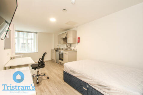 Professional Studios Bills Inclusive | Talbot Street photo 3