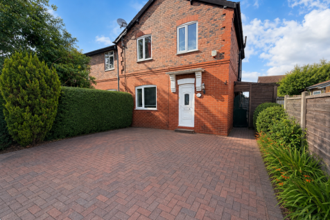 3 bed end terrace to rent Sefton Crescent, SALE M